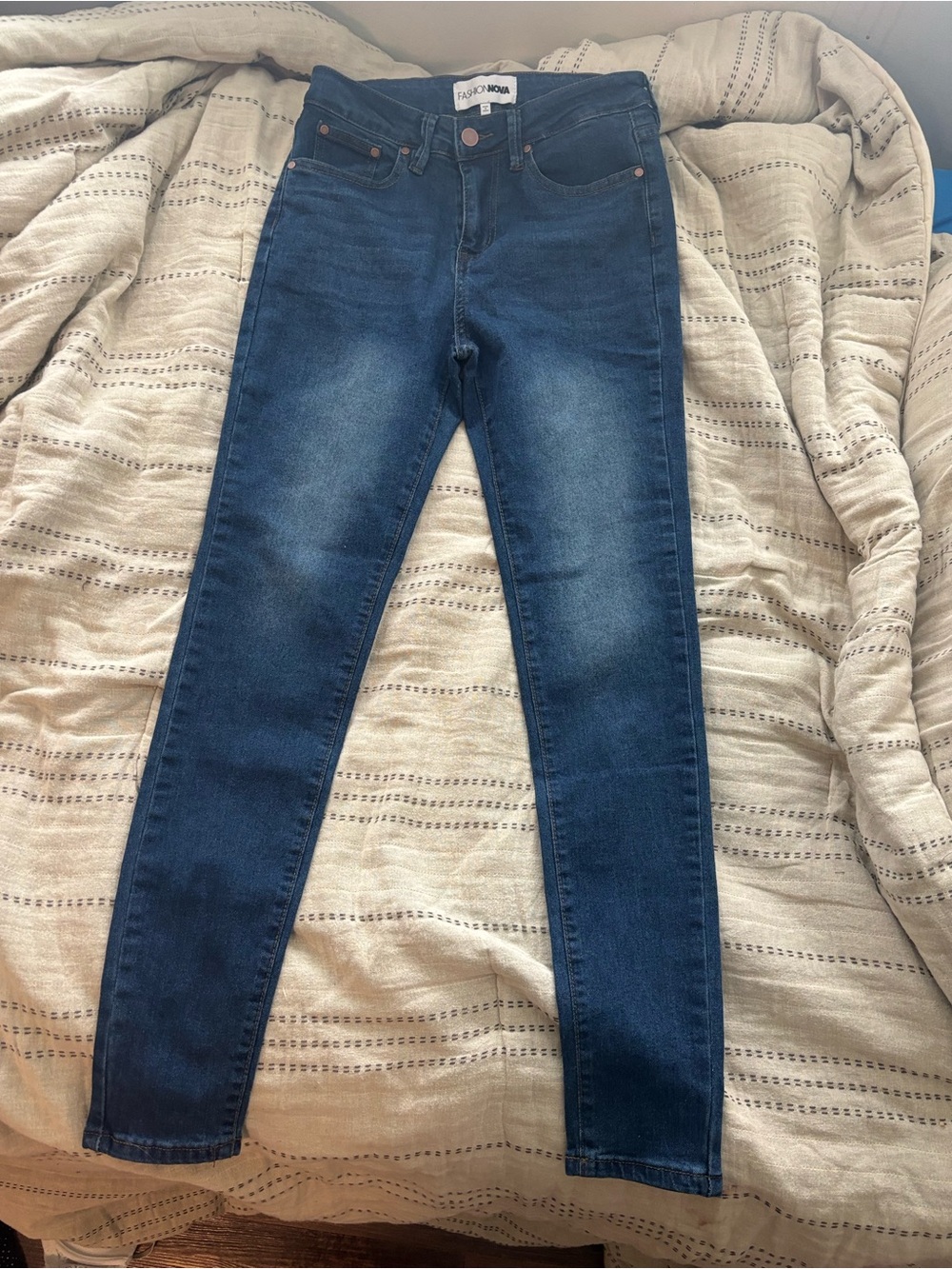 3/9$ ✨Fashion Nova Dark Wash Skinny Jeans Size 5 | Low-Mid Rise Stretch Denim - Picture 4 of 8